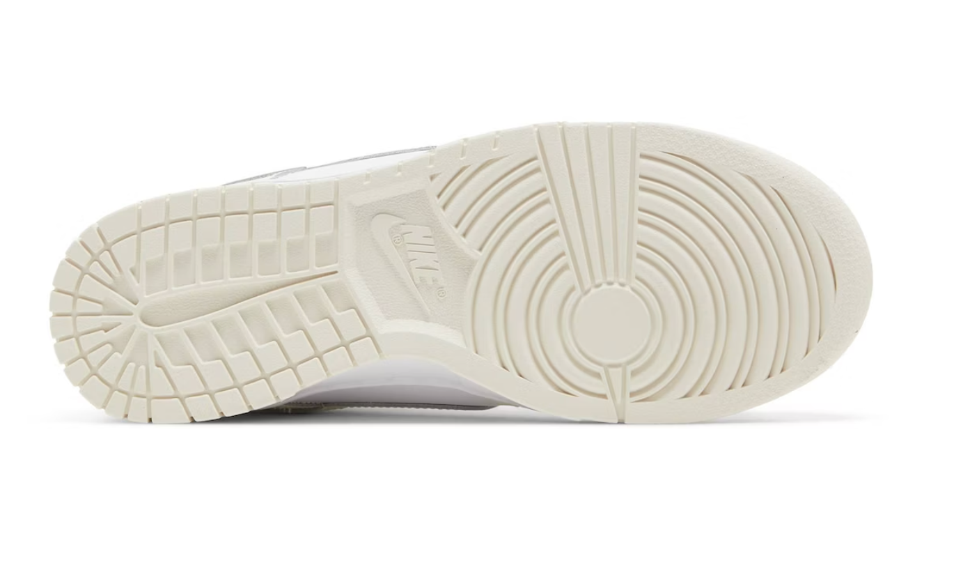 Nike Dunk Low Coconut milk (W)