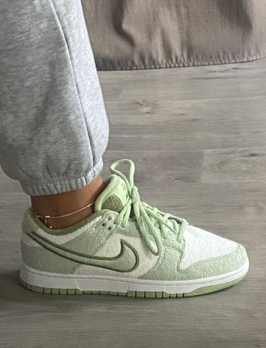 Nike Dunk Low "Fleece Green" (W)