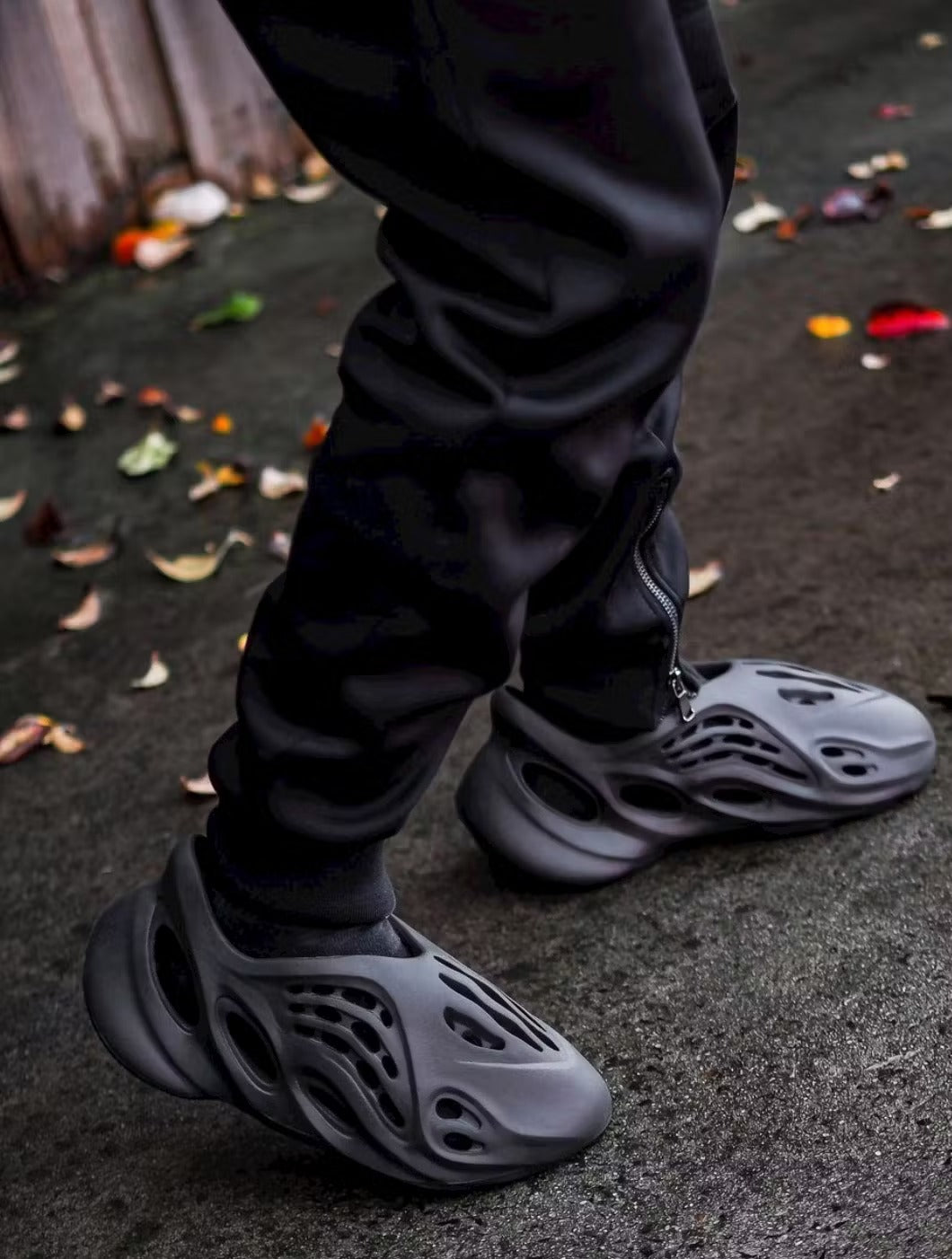 Adidas Yeezy Foam RNR Carbon (M)