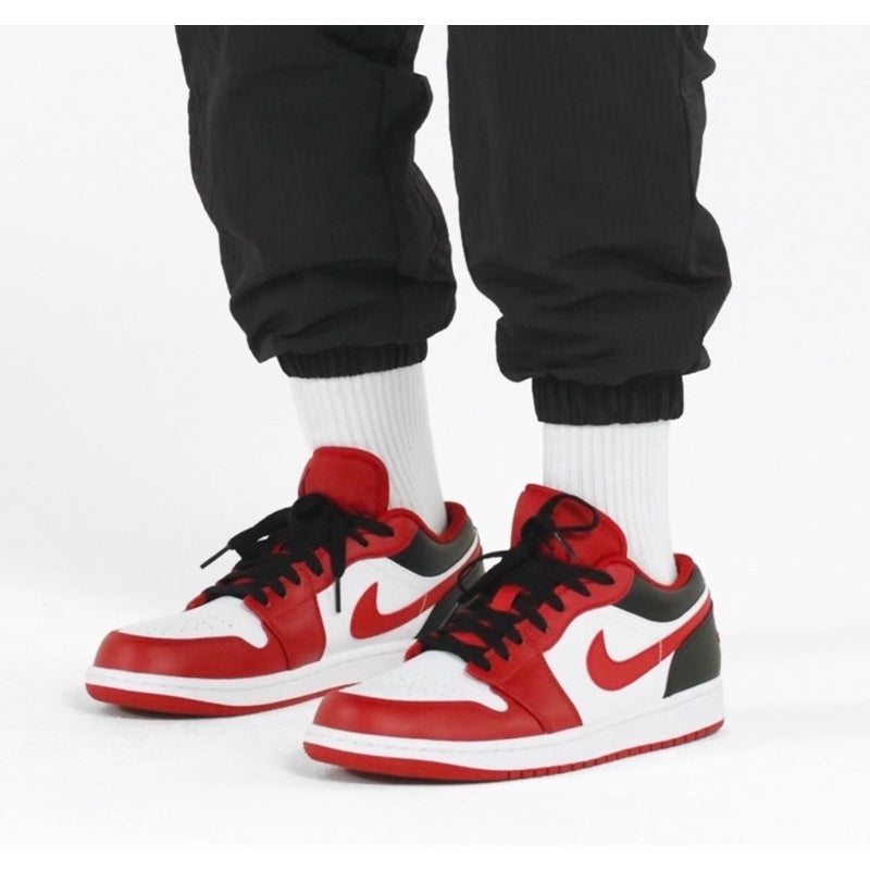 Nike Jordan 1 Low Bulls (GS)