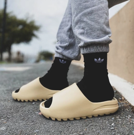 Adidas Yeezy Slide Bone (M)