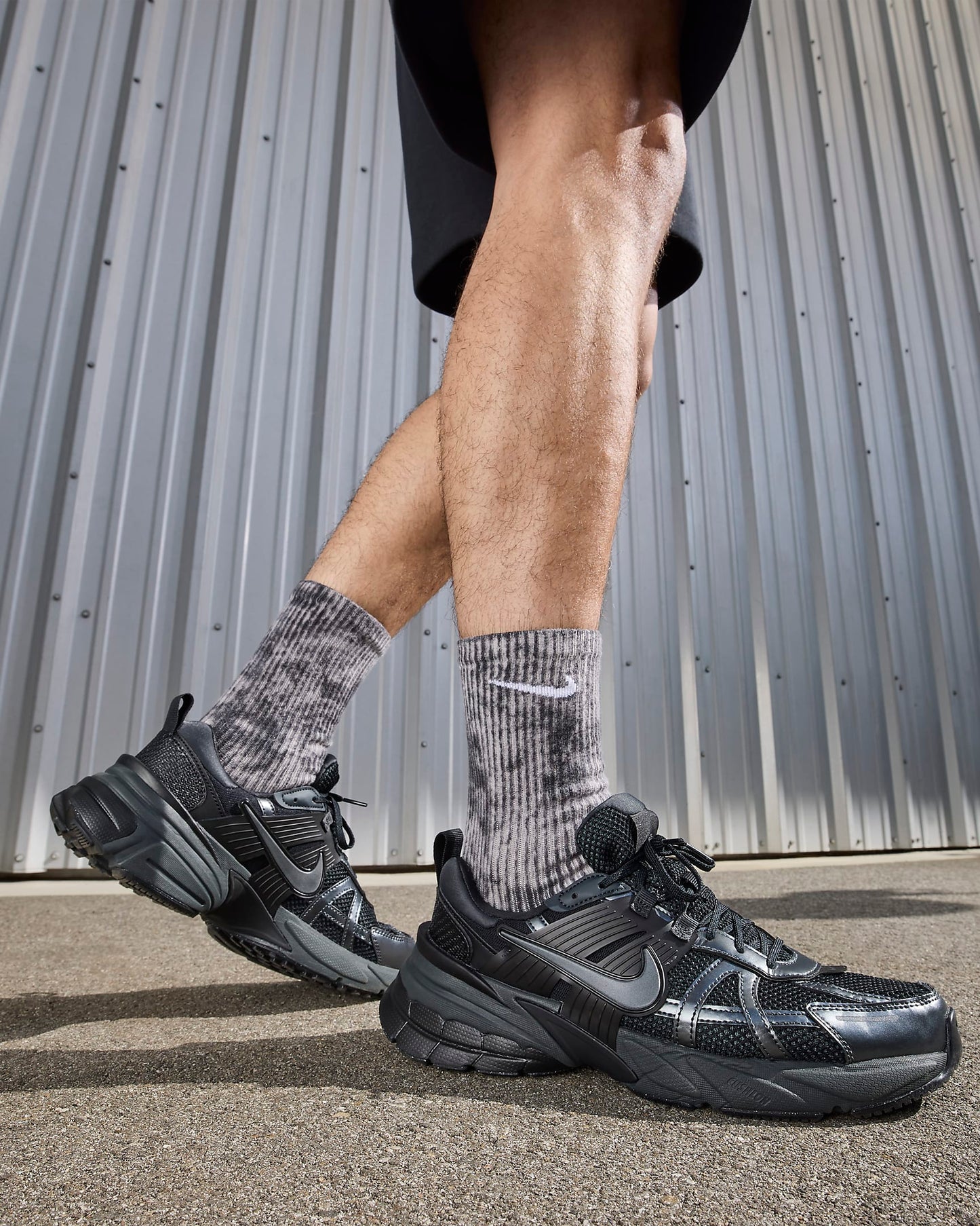 Nike V2K Run Black Dark Smoke Grey (M)