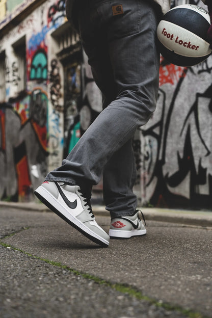 Nike Jordan 1 Low Light Smoke Grey (M)