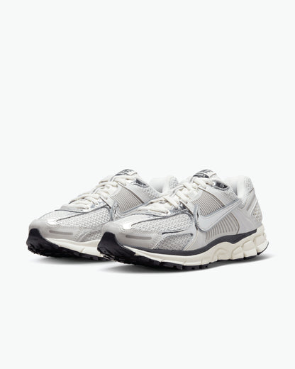 Nike Zoom Vomero 5 Photon Dust and Metallic Silver (W)