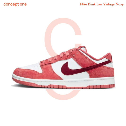 Nike Dunk Low Valentine's Day (2024)(W)