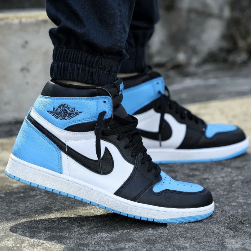 Jordan 1 Retro High OG UNC Toe DZ5485400 (M)