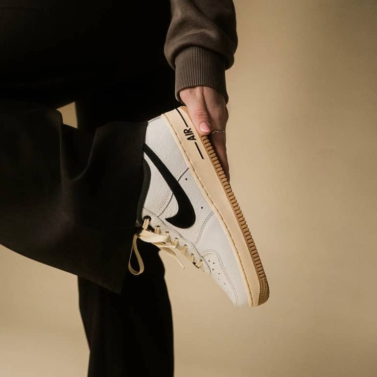 Nike Air Force 1 '07 LX Low Command Force Summit White Black (W)
